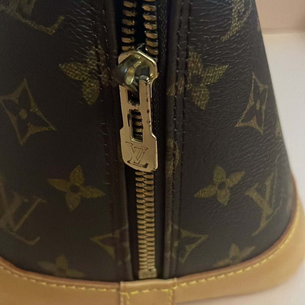 Sold❌Authentic Louis Vuitton Alma Monogram PM Size💖 - Picture 15 of 17